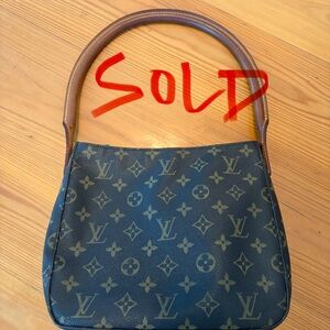 Louis Vuitton Looping MM Shoulder Bag
